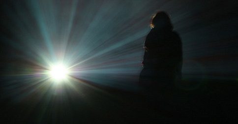 Como encontrar a Luz na escuridão e a clareza na confusão