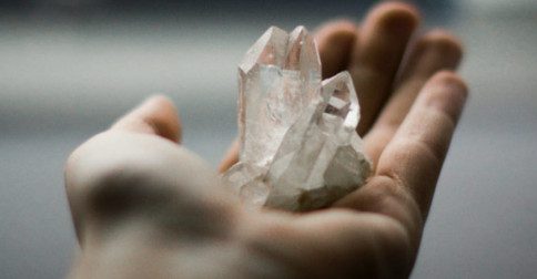 O poder dos cristais na ativação da 5° dimensão